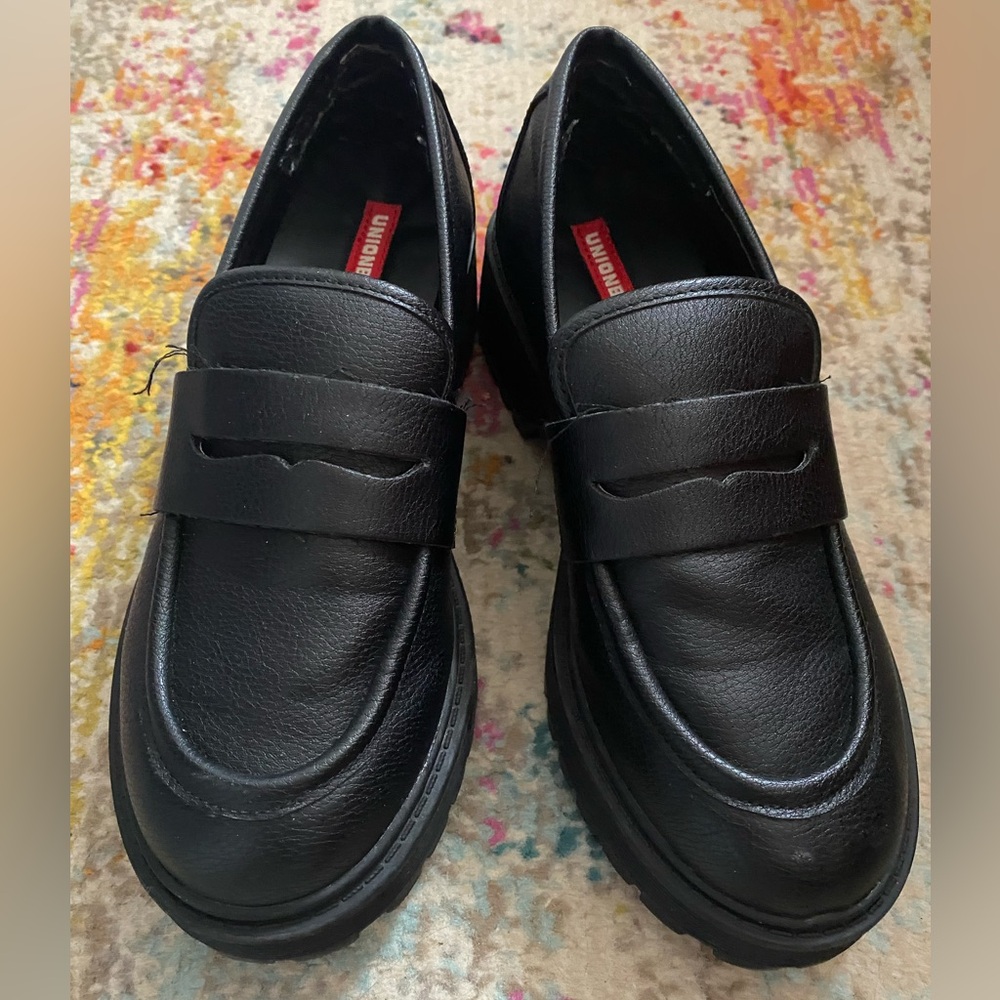 Luxurious Black Leather Loafers